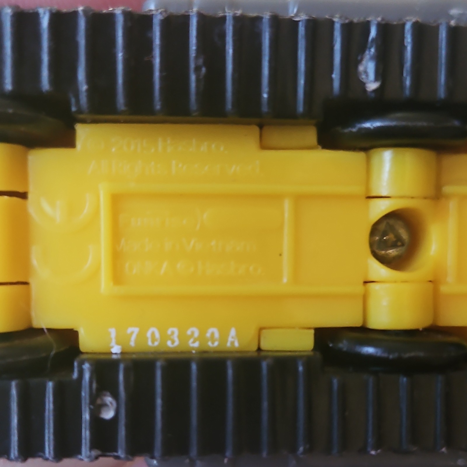 Tonka Tracked Dozer Construction Vehicle Toy Diecast And Plastic Vehicle