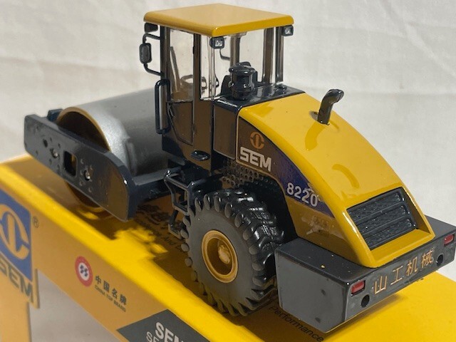 CATERPILLAR SHANDOG SEM 8220 Compactor, 1/50 scale, NIB, HTF, China, Chinese Co.
