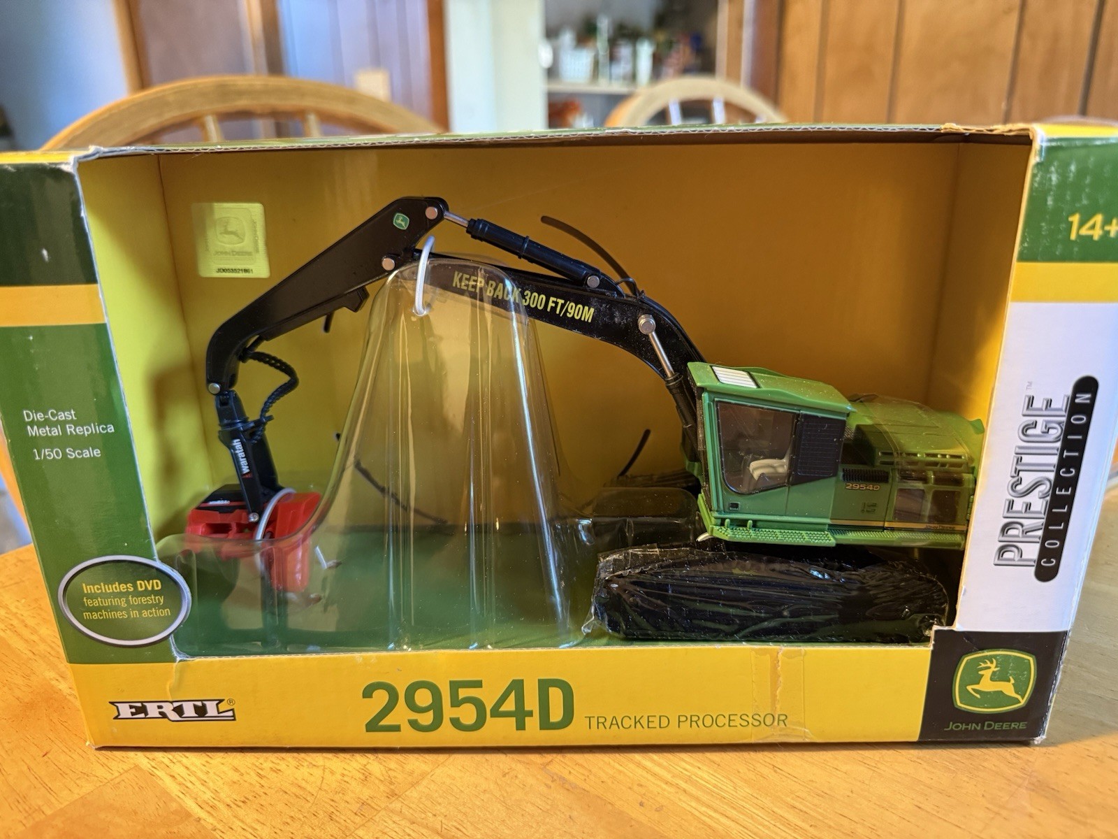 ERTL John Deere 2954D Tracked Processor Prestige 1:50 Diecast Metal DVD