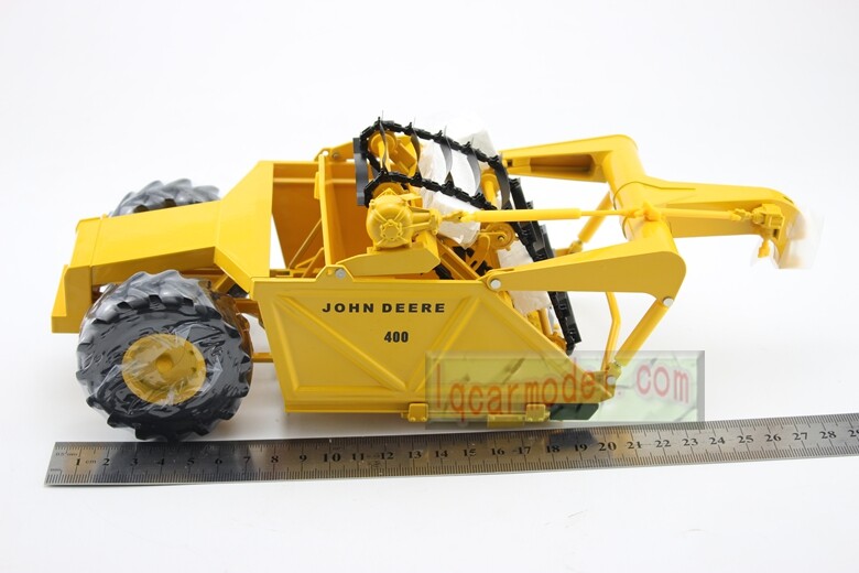 1/24 john deere 840 diesel 400 Elevating Scraper Diecast By Reuhl Special price!