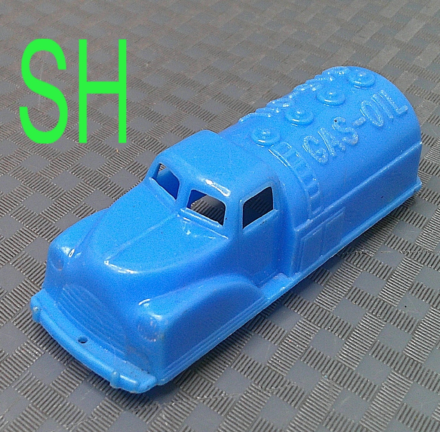 Vintage 1950s Renwal 148 Blue Plastic Toy Gas-Oil Delivery Tanker Truck USA 3″