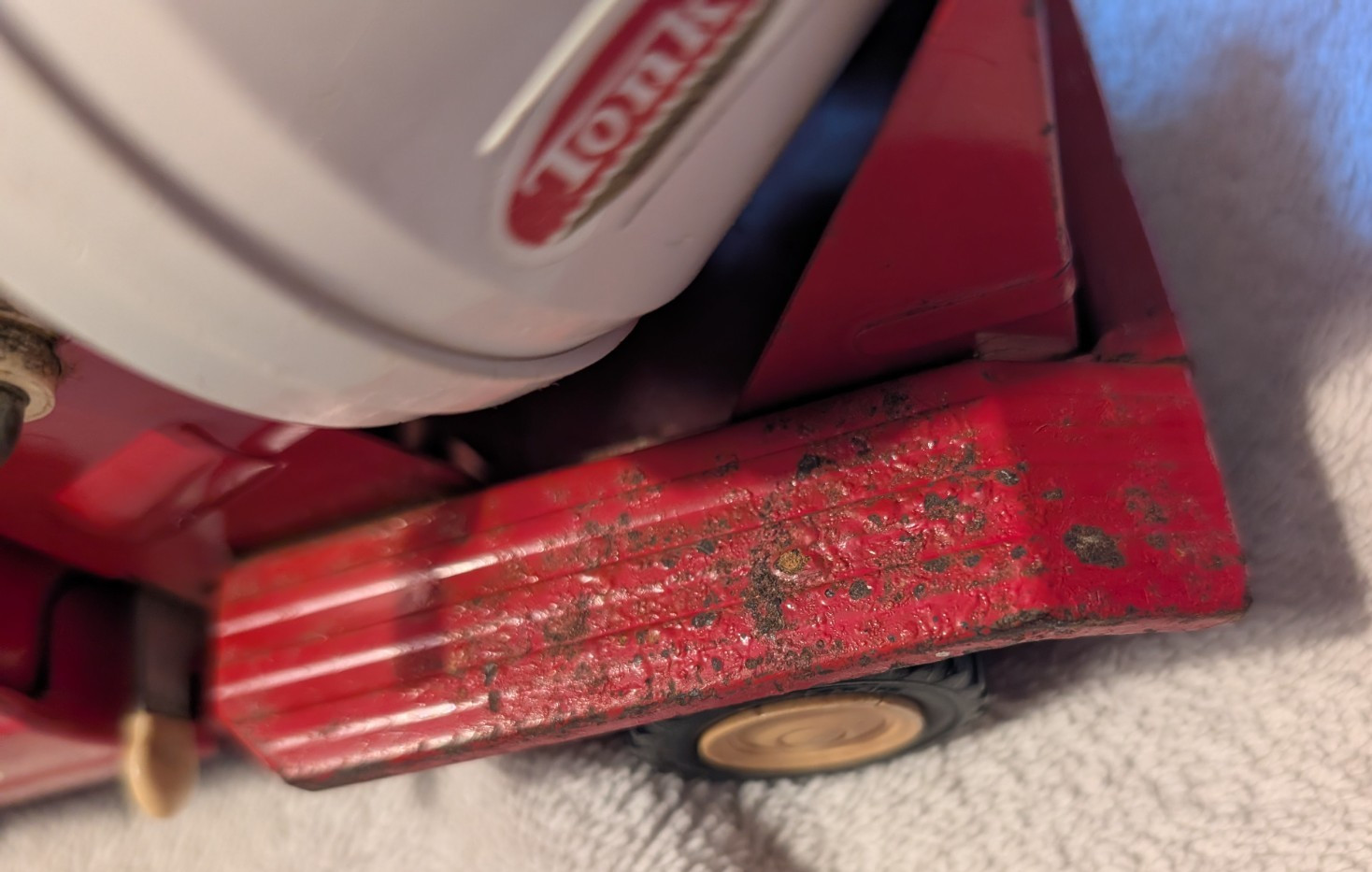 Vintage 1960s Red Tonka 9″ Pressed Steel Cement Mixer with Working Drum