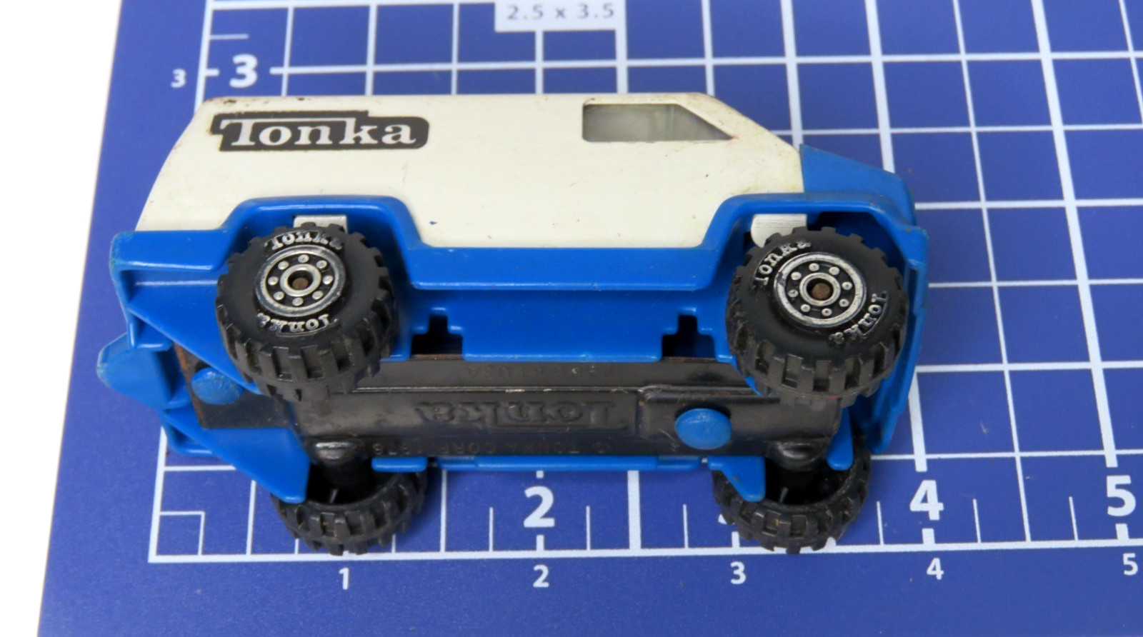 ONE PAIR VINTAGE TONKA VAN 1978 & 1977 SRAMBLERS VANS STEEL & PLASTIC SOLD AS IS