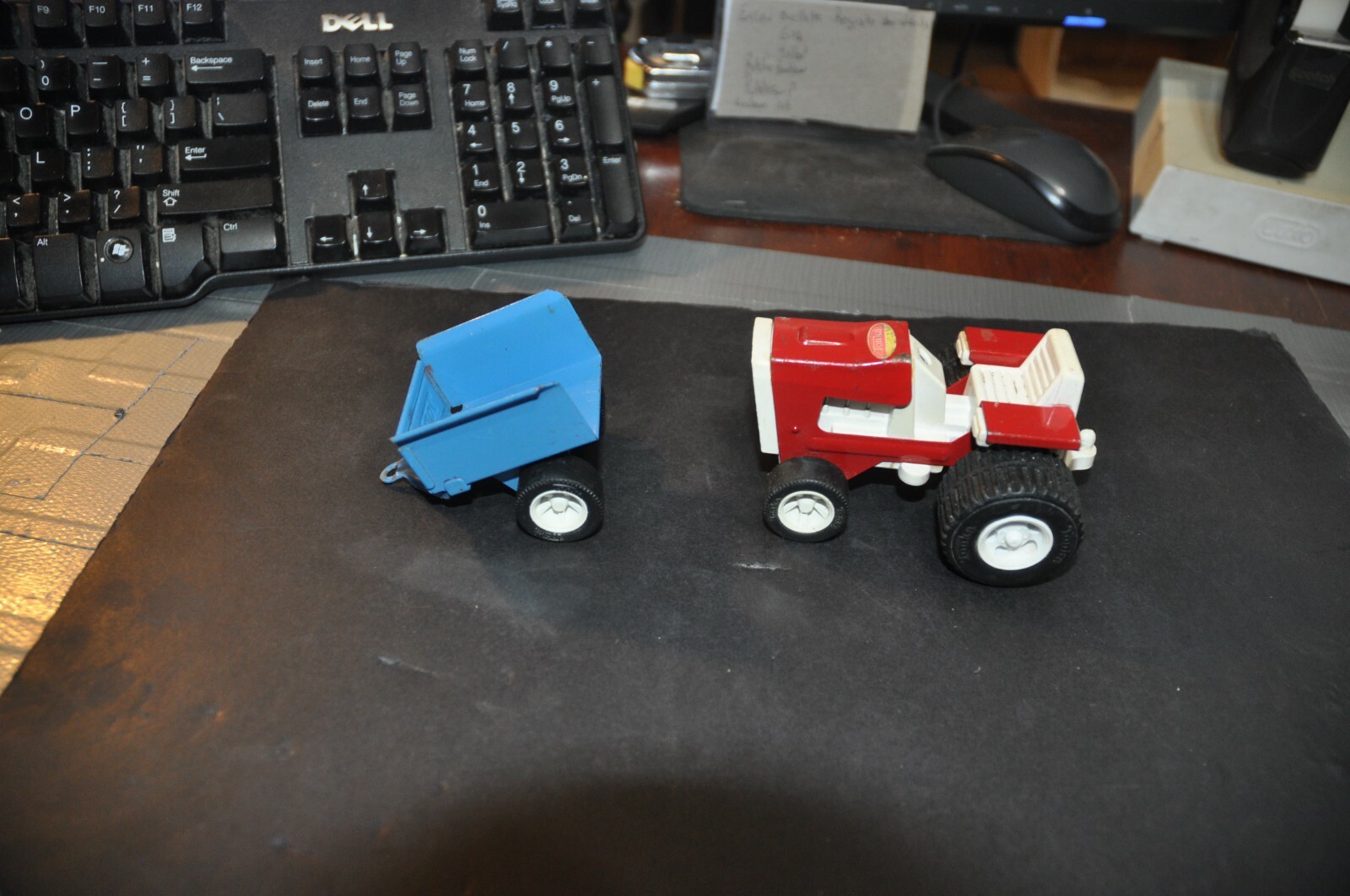 TONKA Mini LAWN TRACTOR & ATTACHED blue TRAILER/WAGON RED AND WHITE