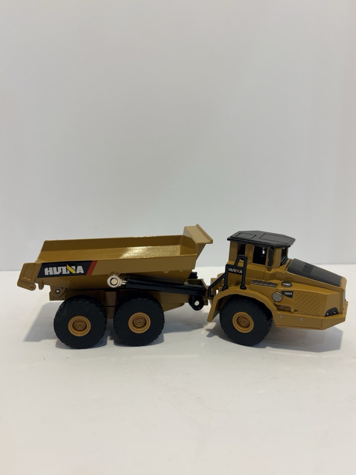 Huina Dump Truck Articulated Hauler 8″ Die Cast Metal