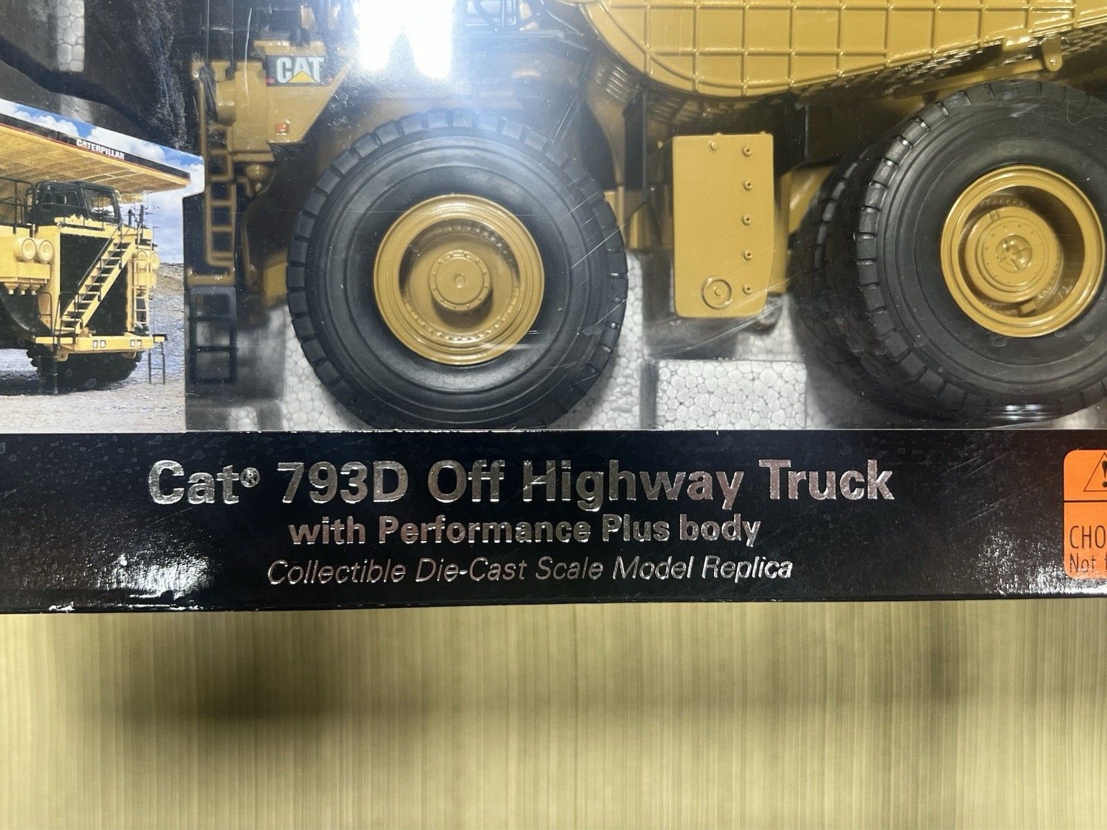Caterpillar Cat 793D Off Highway Truck 1:50 Norscot 55151 NIB