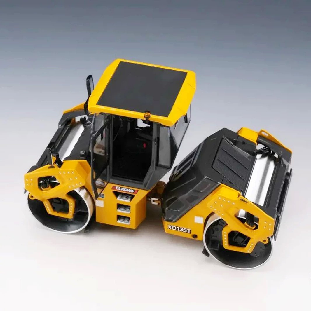 1/25 Scale XCMG XD135T Double Drum Vibratory Road Roller Diecast Model Toy