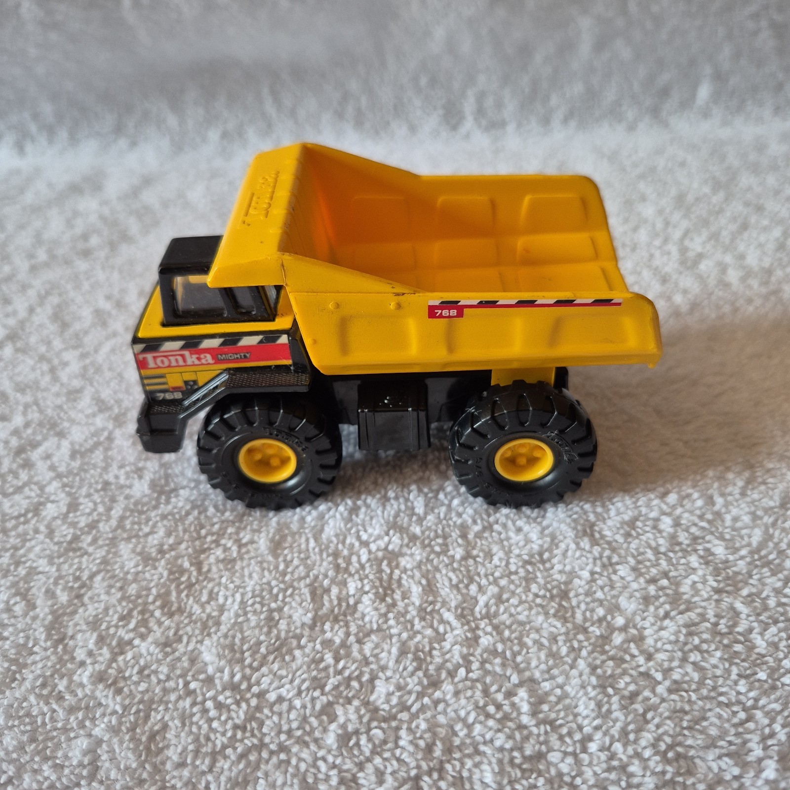 Vintage 1998 Hasbro Maisto Tonka Mini Mighty Dump Truck 768 – as is