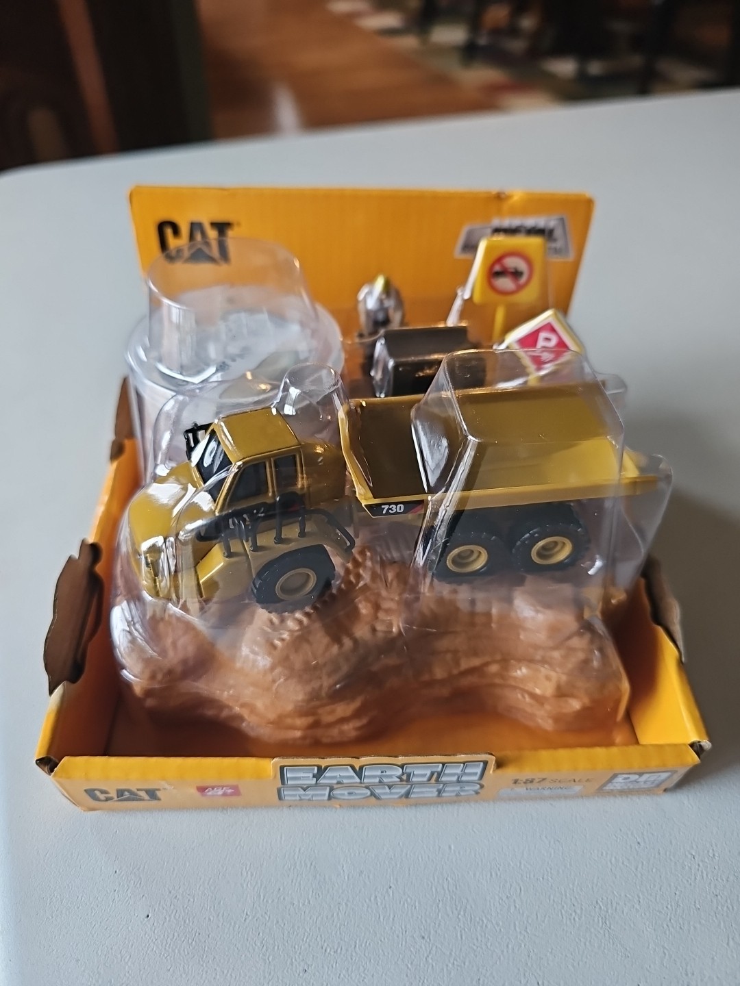 Diecast Masters 1:87 (HO) CAT 730 Articulated Truck Earth Mover NIB Bin AQ