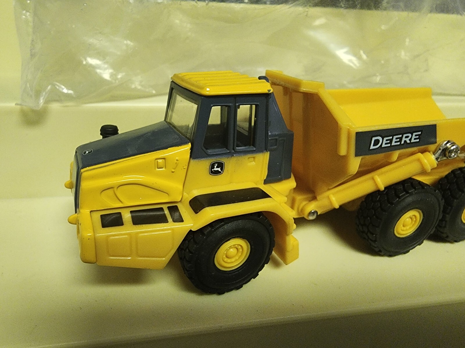 Nwt Ertle Tomy John Deere 1:64 Construction/ Farm Vehicle