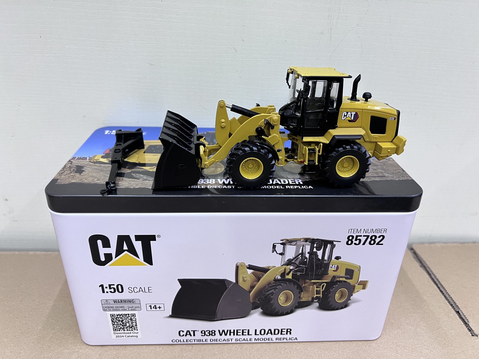 DM 1:50 CAT 938 Caterpillar Wheel Loader Alloy Engineering Forklift Model 85782