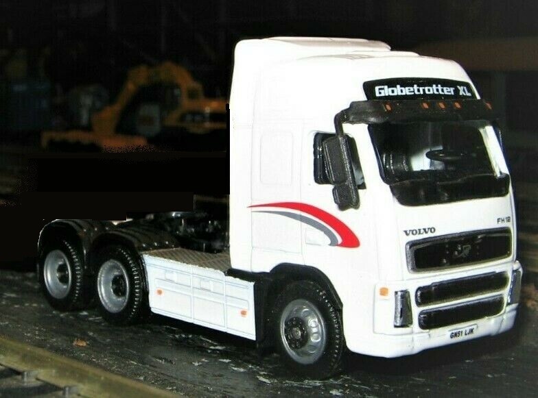 Promotex 5392 Volvo FH12 w/Heavy Equipment Lowboy & Jeep / D5M Dozer 1/87 HO NEW