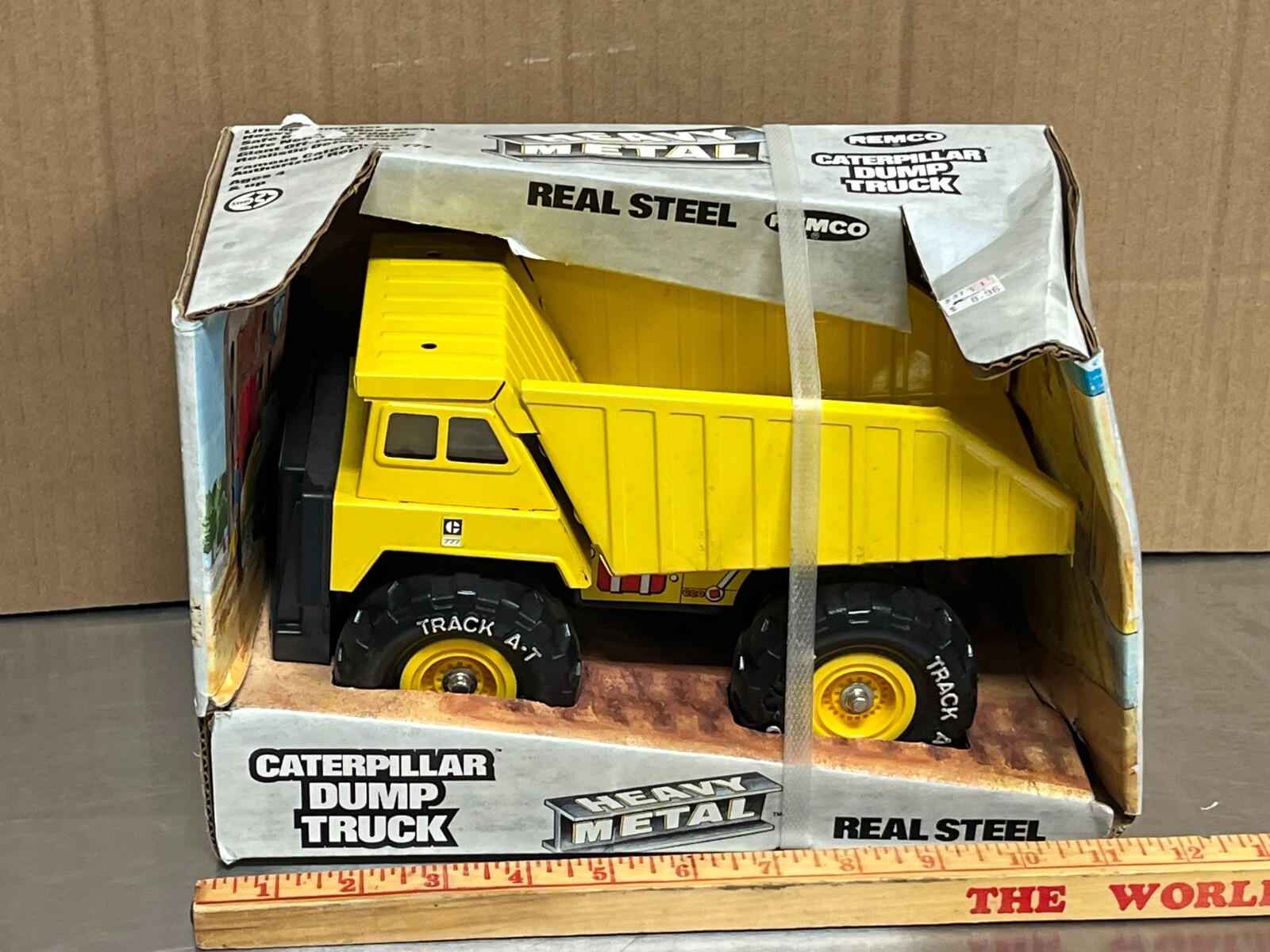 CATERPILLAR 785 METAL DUMP TRUCK Medium Size RARE VINTAGE REMCO 1986 NIB Steel