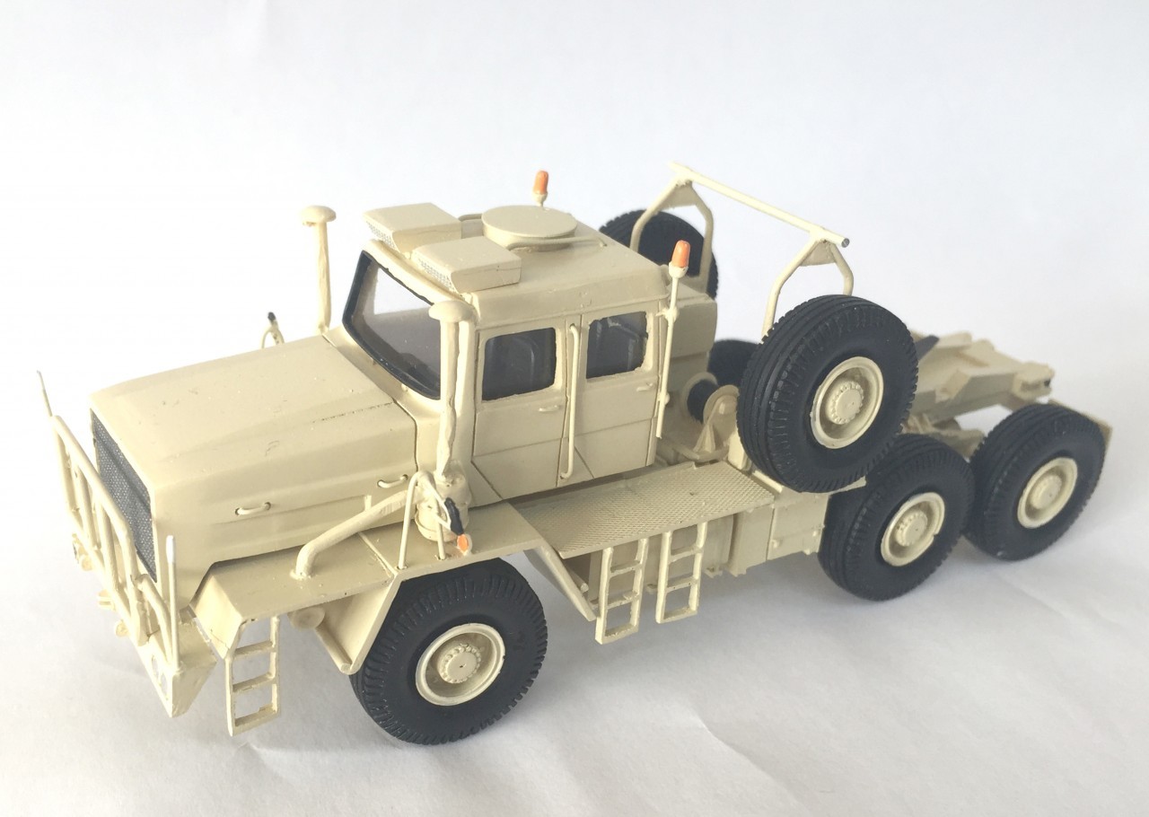 HO 1/87 Faun HZ 40.45/45W Abu Dhabi 6×6 Oilfield Truck – Ready Made Resin Model