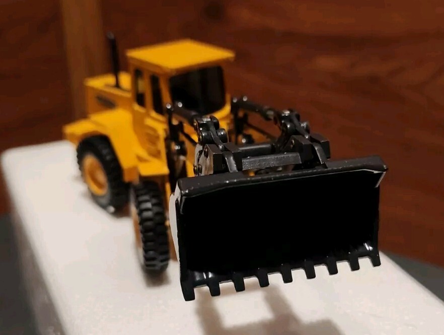 NIB JOAL COMPACT VOLVO L70 1:50 DIE-CAST METAL & PLASTIC REPLICA MADE IN SPAIN
