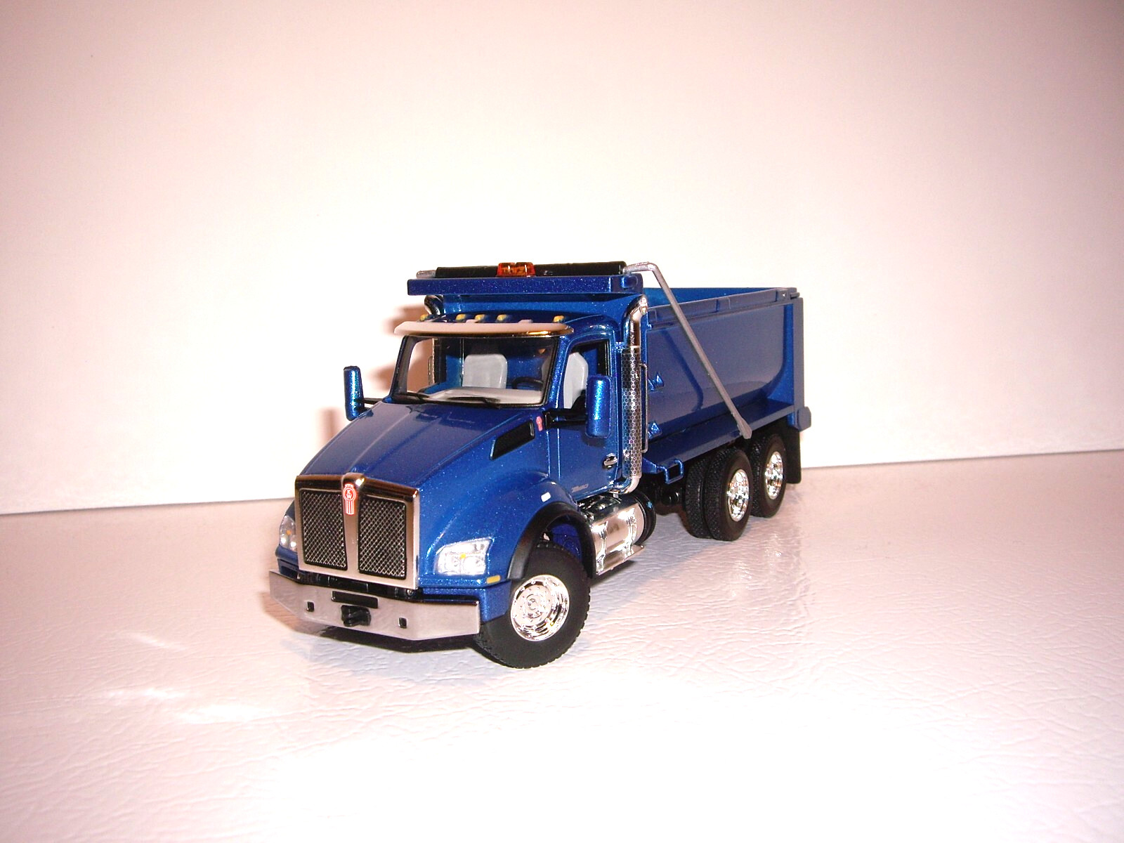 FIRST GEAR 1/50 BLUE KENWORTH T880 DUMP TRUCK SAME SCALE AS DIECAST MASTERS
