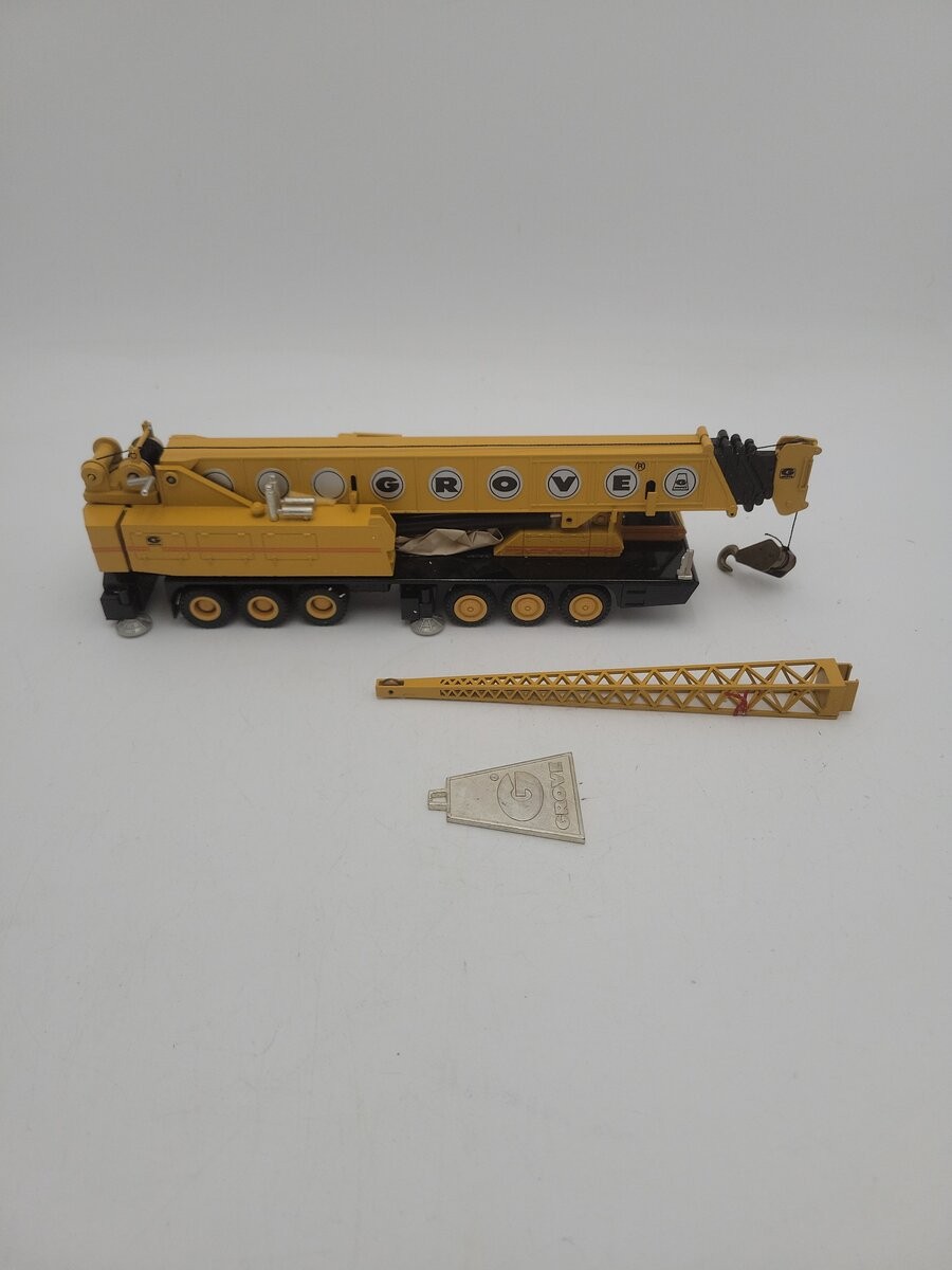 NZG 152 1:55 Scale Yellow Model TM 1500 Die-Cast Extendable Boom Crane W/Emblem