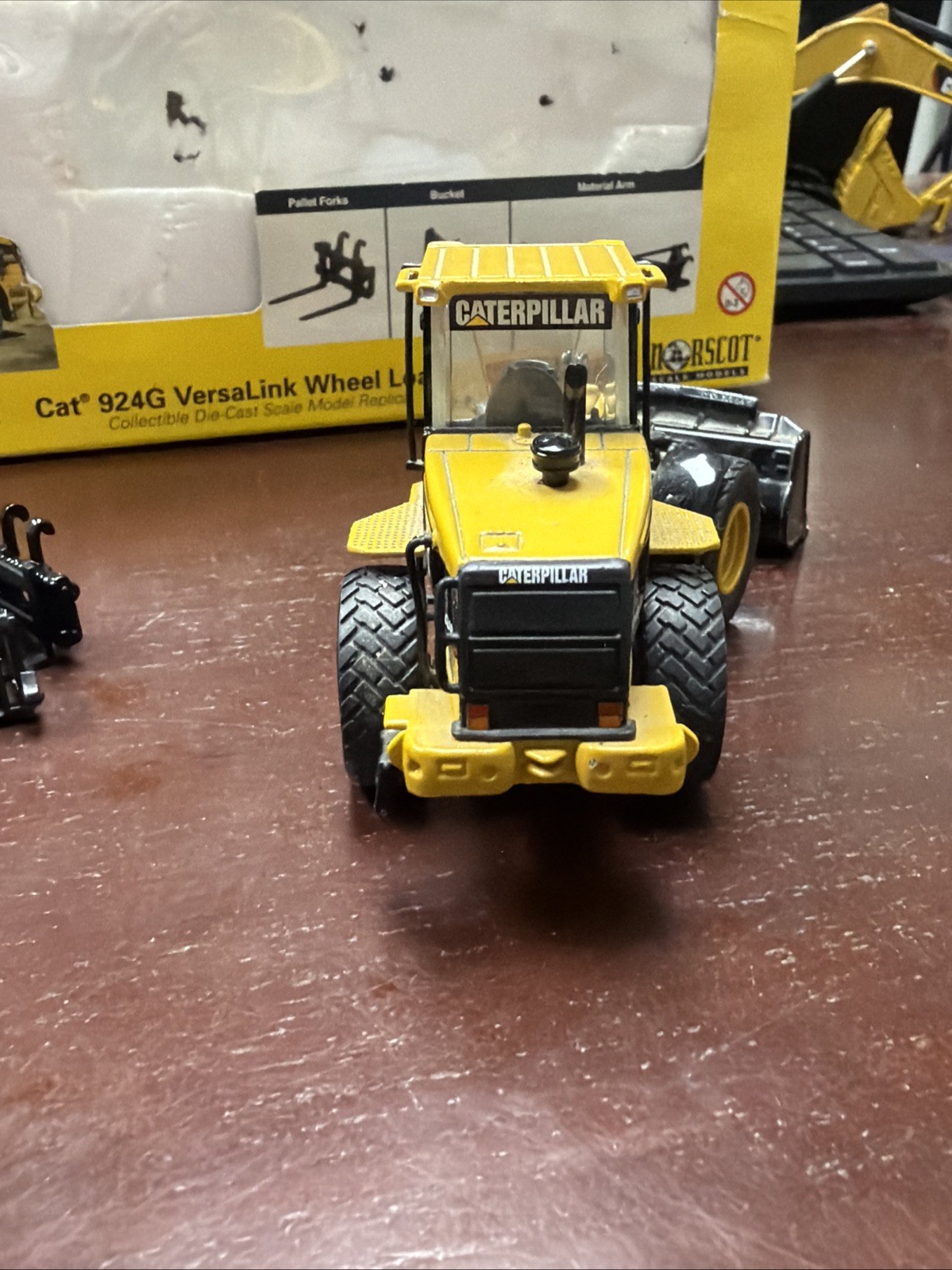 1:50 CAT 924G VeraLink Wheel Loader Diecast-Norscot