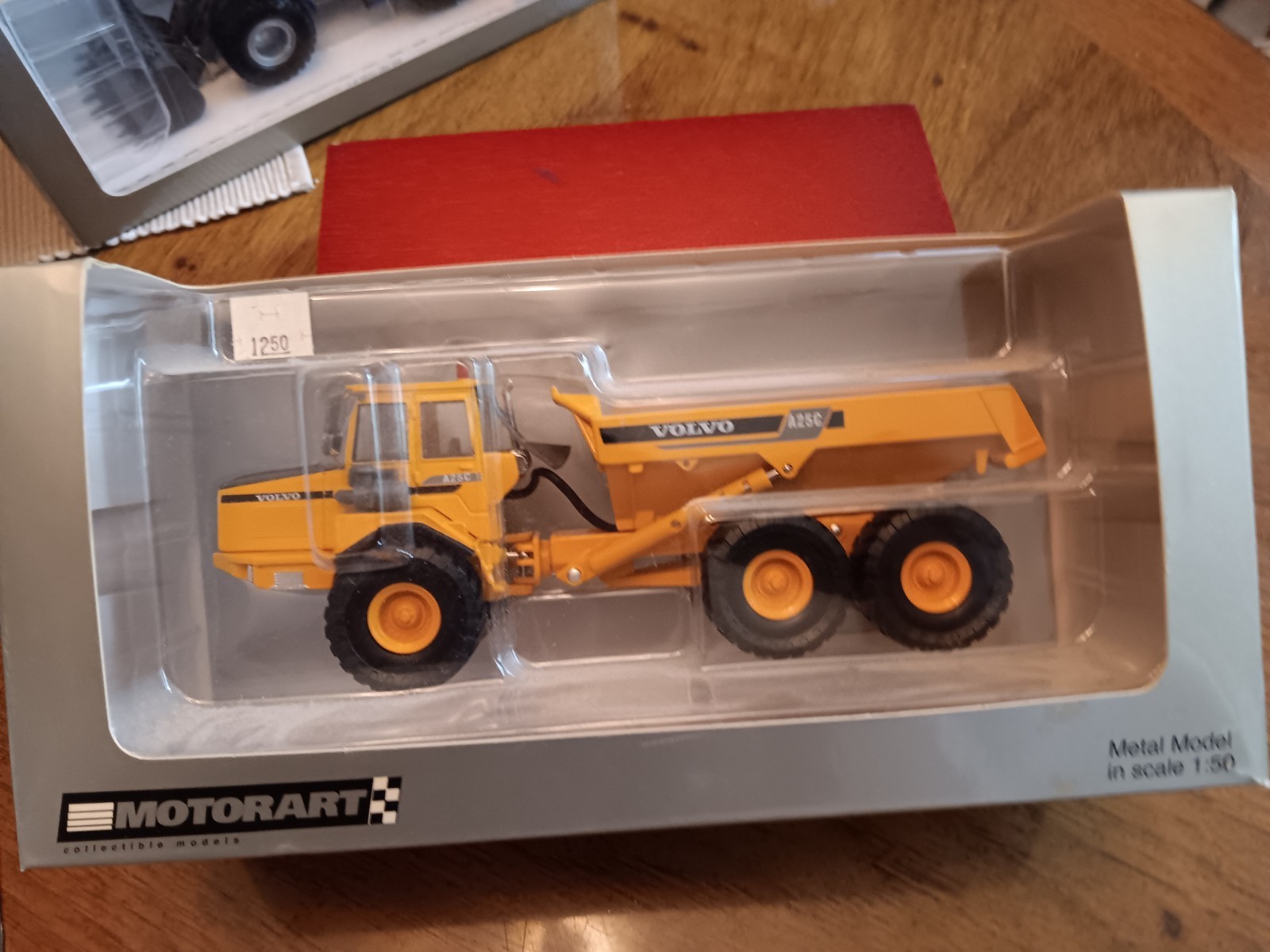 Motorart Volvo A35C Dump Truck 1:50 Metal Diecast Model, Yellow/Black, 1250