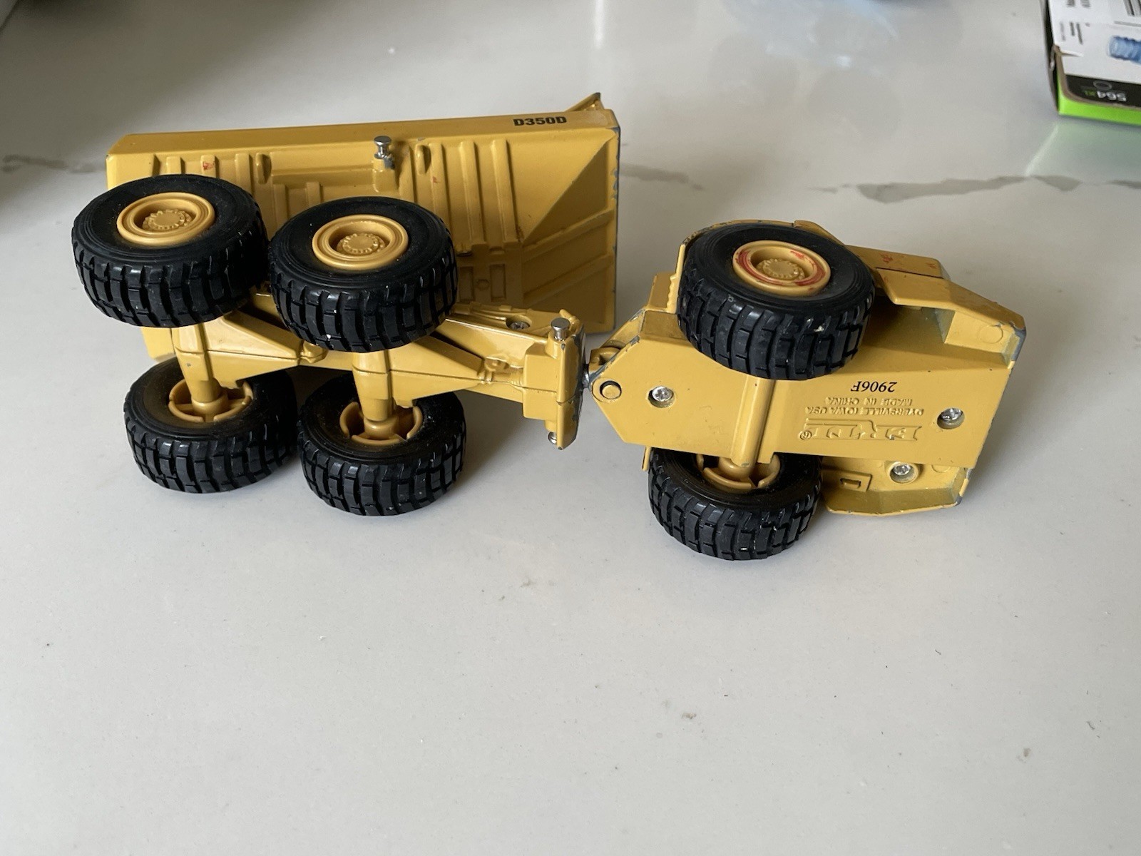 Ertl 2906F Caterpillar D350D Articulated Dump Truck 1/50 Scale Diecast Model