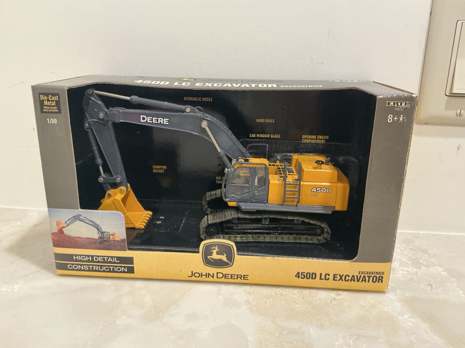 ERTL John Deere 450D LC Excavator 1:50 Diecast Model #15862 w/ Box Displayed