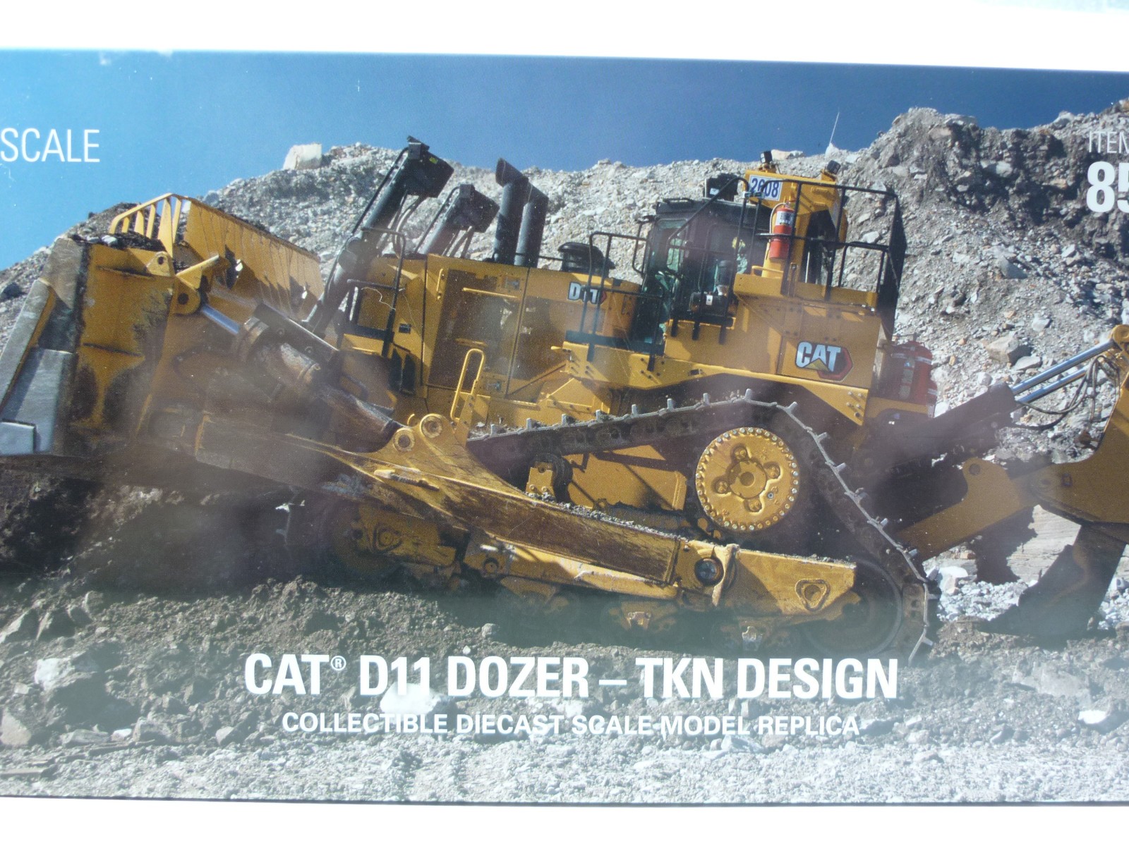 DieCast Masters 1:87 Caterpillar D11 Bulldozer Die-Cast Model TKN With OVP