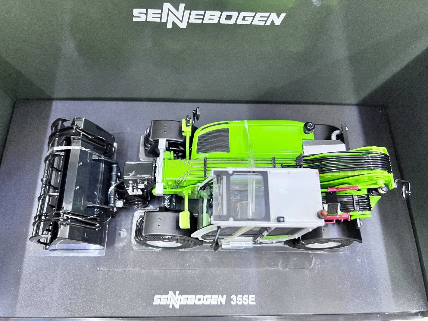UH 1/32 Scale For Sennebogen 355E Telescopic Loader Diecasr UH8170 Toys Gift NIB