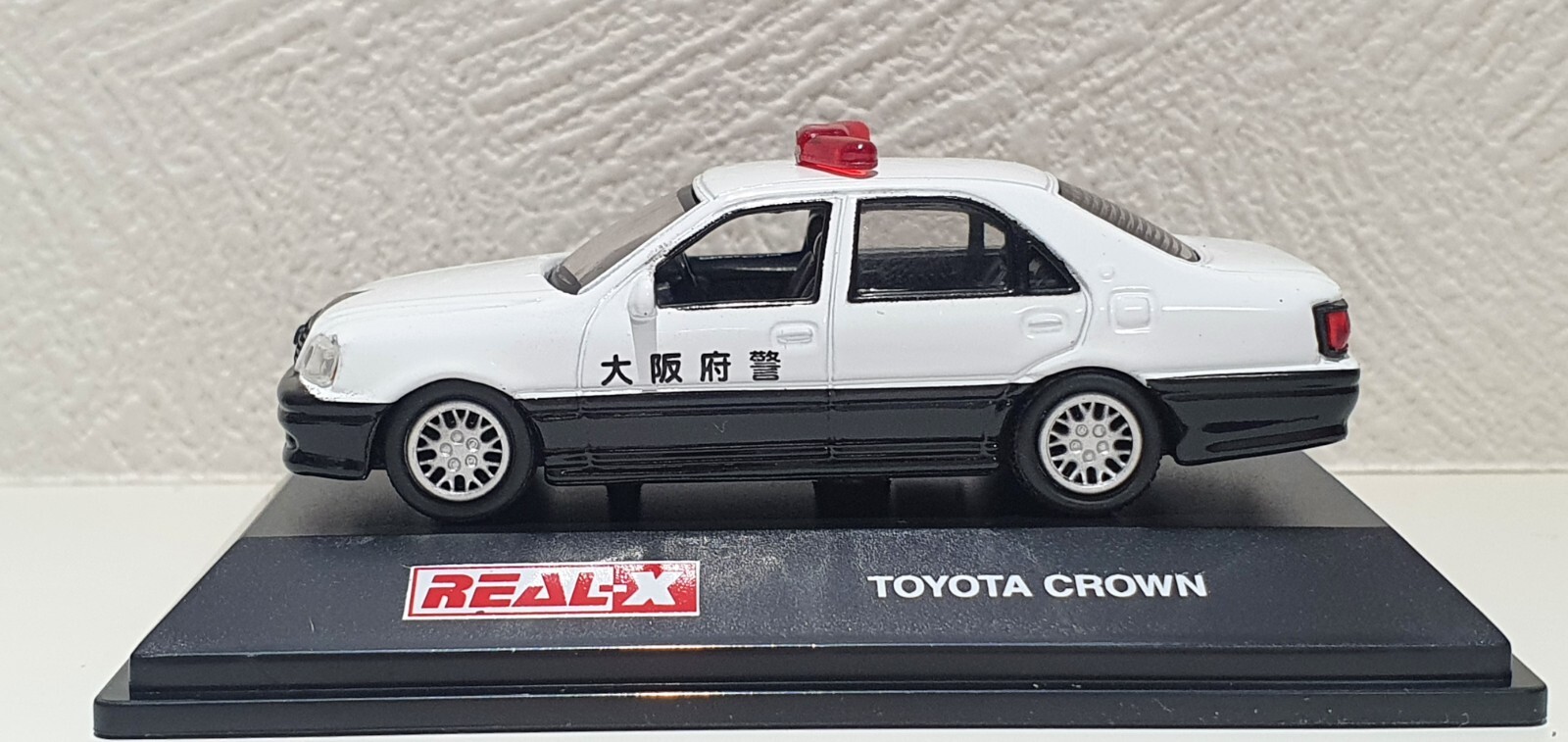 1/72 Yodel Real-x TOYOTA CROWN OSAKA POLICE CAR PATROL diecast model w/case