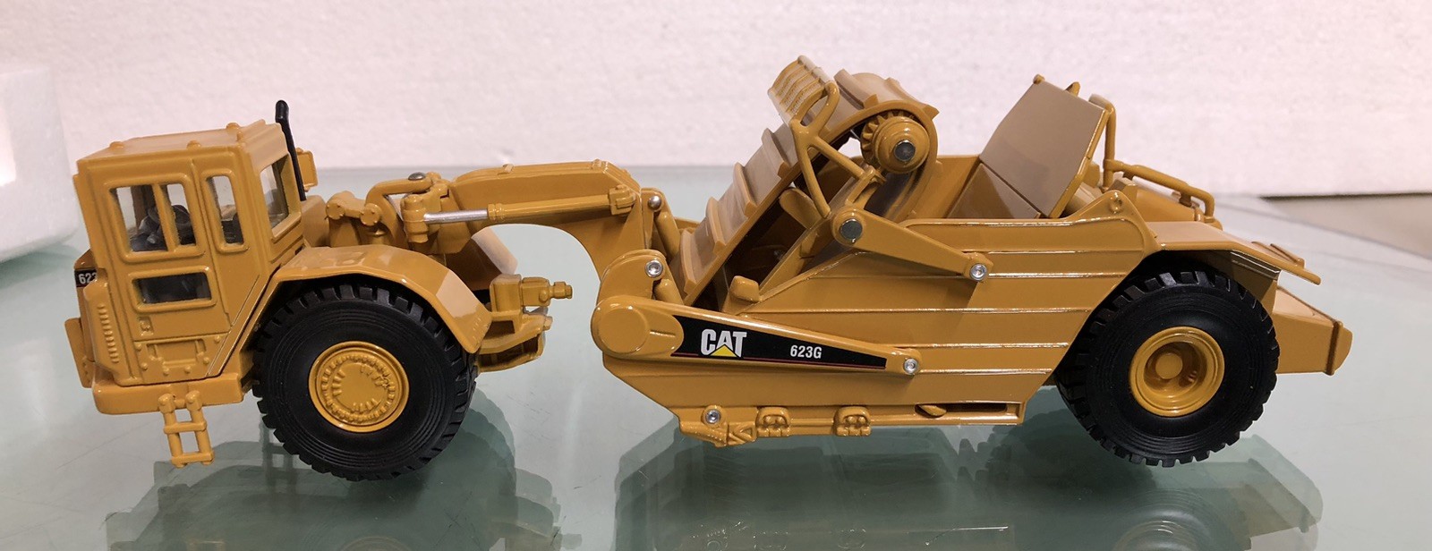 Norscot 55097 CAT 623G Elevating Scraper 1:50 Diecast