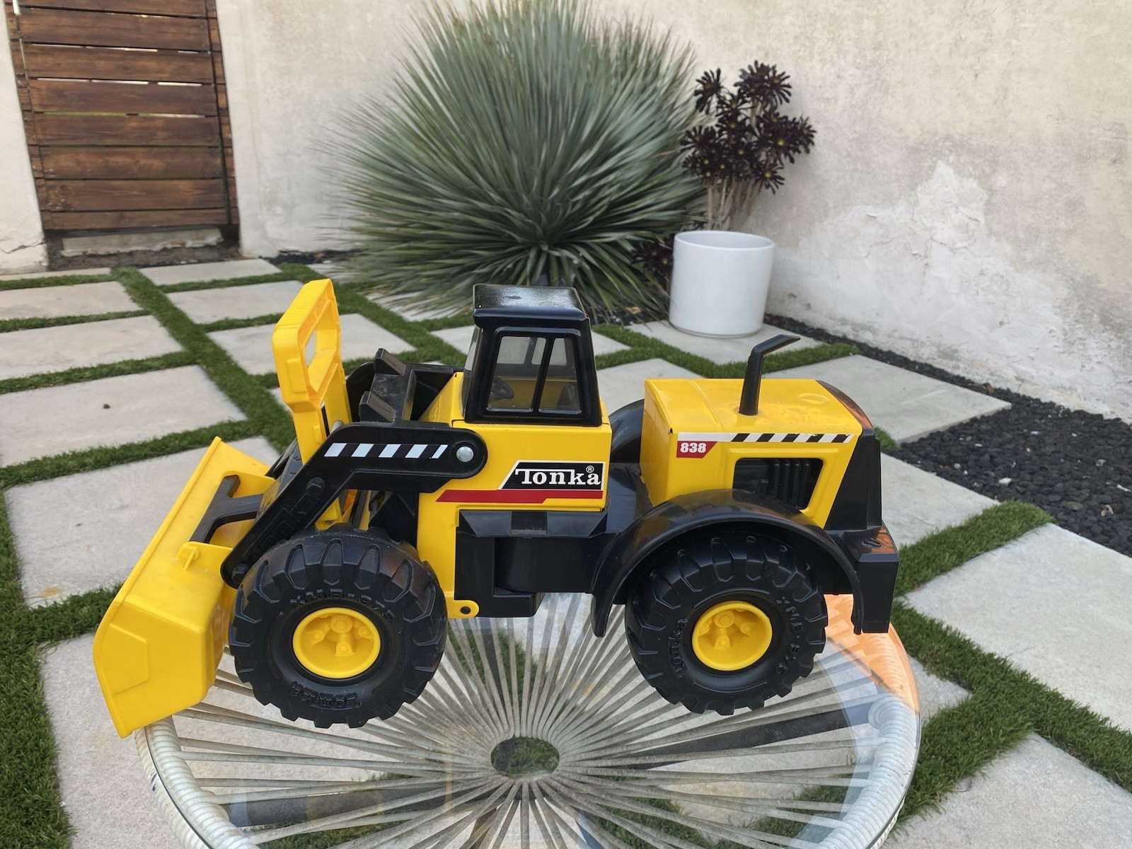 Hasbro Yellow Tonka Front End Loader Excavator 838 Metal Truck Toy 2012