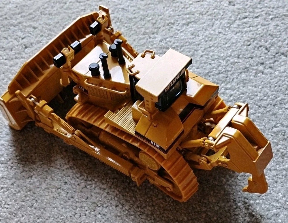 Rare & Original Designed Caterpillar D11T Bulldozer 1/50 Scale Norscot Group