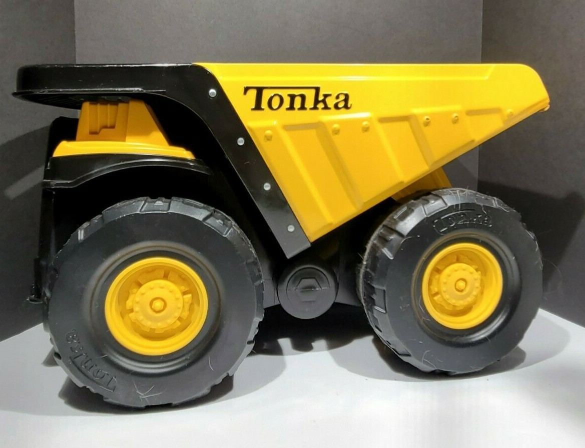 Tonka 90667 Toughest Mighty Dump Truck – Yellow