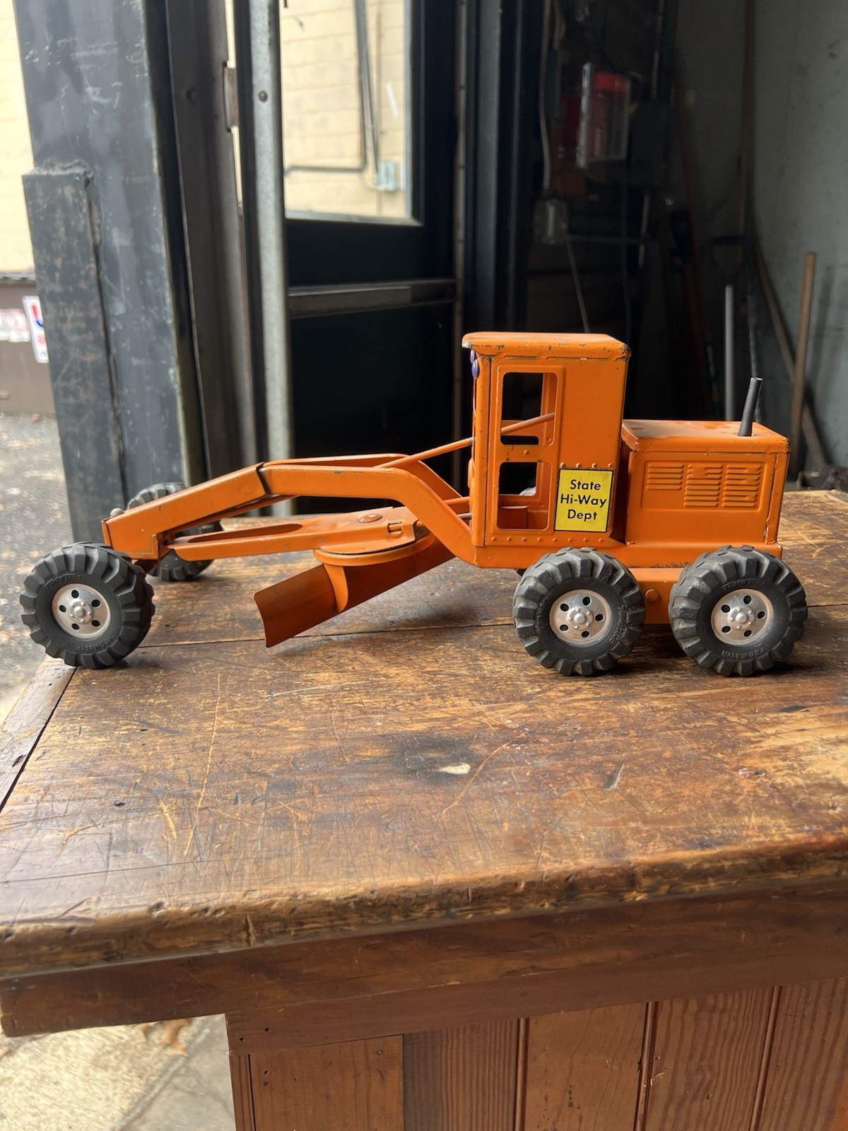 Vintage c1956/7 Omaha orange highway Tonka Road Grader w/play wear 17”