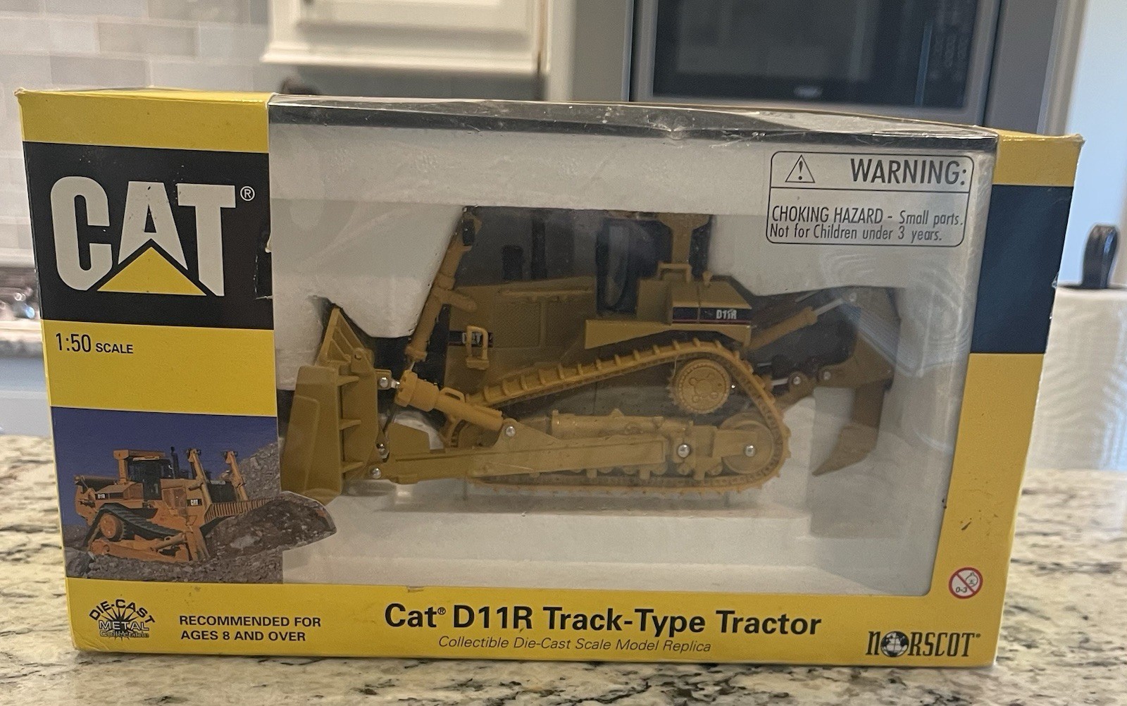 Caterpillar CAT D11R Bulldozer 1:50 Diecast Norscot Track-Type Tractor