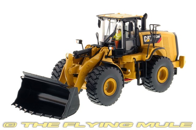 Diecast Masters 1:50 966M Wheel Loader