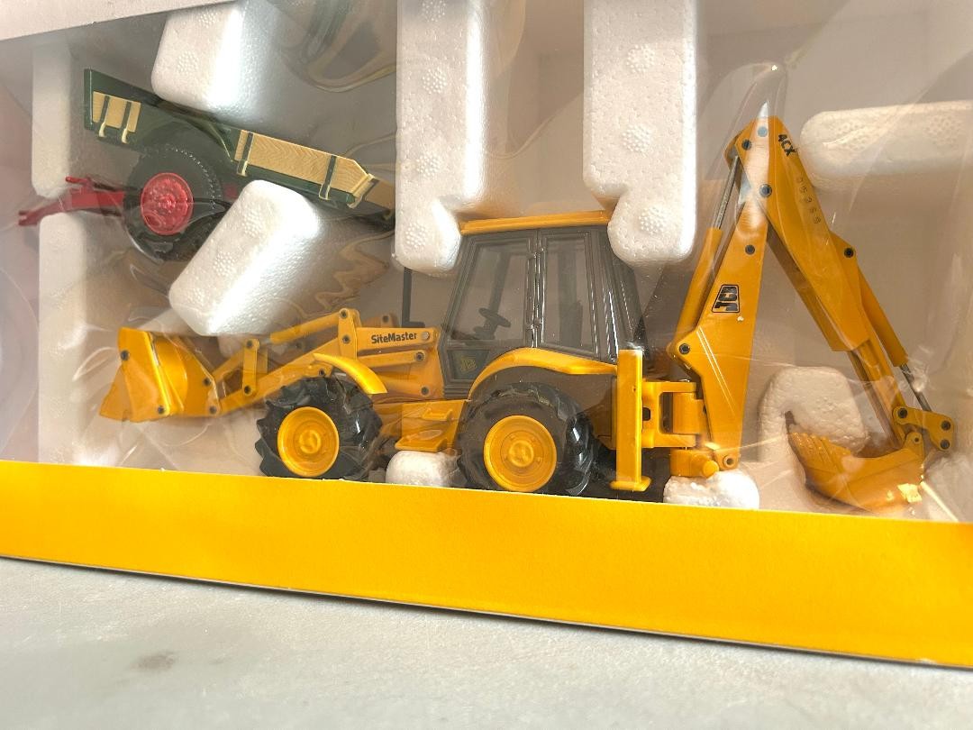 Joal-JCB 50 Year (1945-1995) Commemoritave Model Pack 4CX Backhoe & Farm Trailer