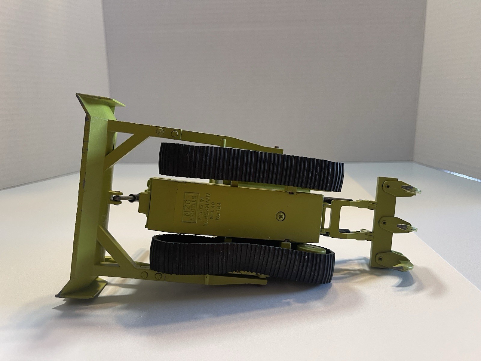 Terex 82-50 NZG Diecast Bulldozer Green Vintage 1:40 Crawler Excavator