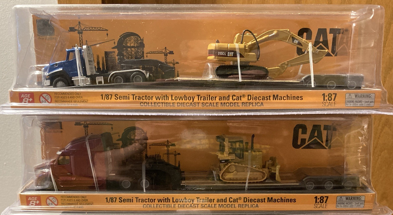 CAT 1:87 Scale Semi Tractor with Lowboy Trailer Collectible Diecast Machines