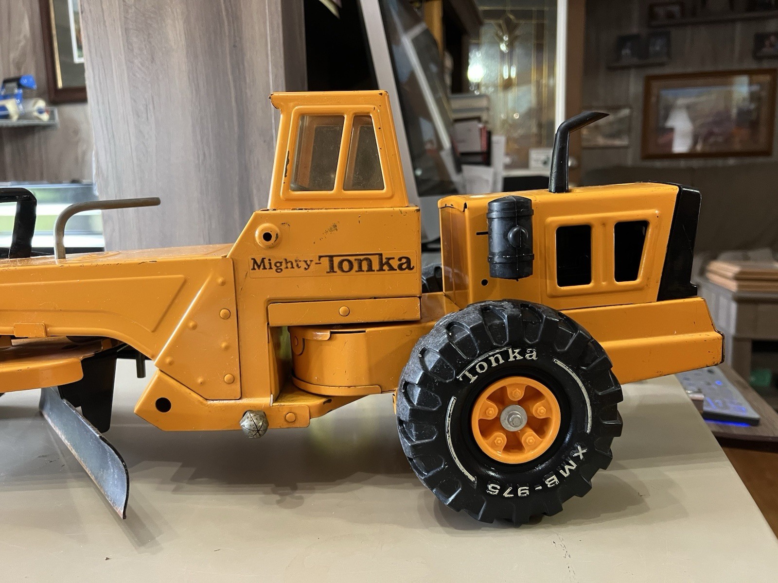 1974-75 Mighty Tonka Grader with side blade orange played with condition