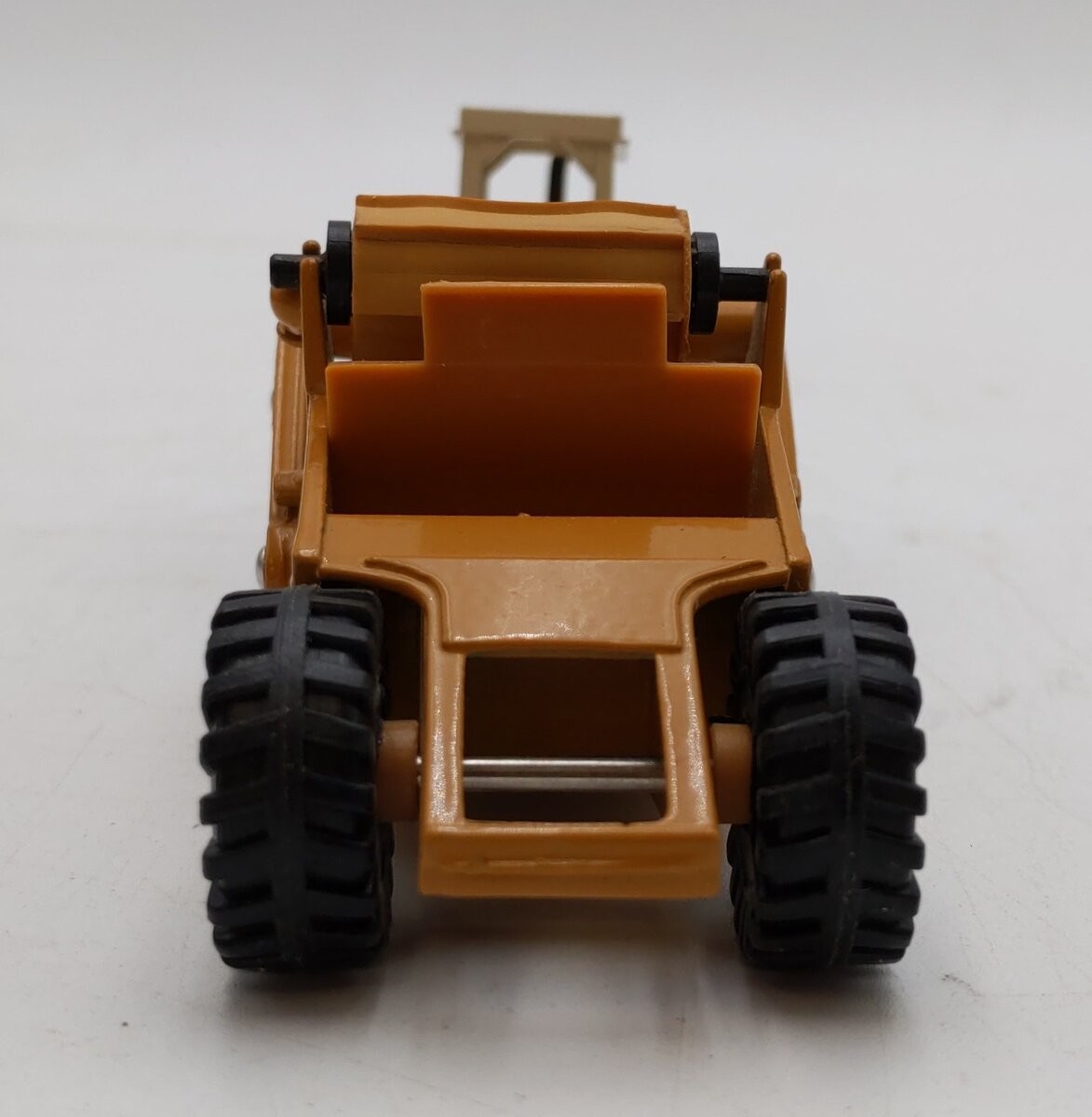 ERTL Mighty Movers 1:64 Scale International Hough Scraper #1855 LN/Box