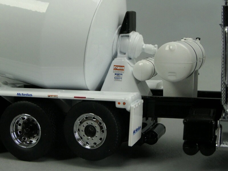 1/50 DM T880SFFA MC Cement Mixer Truck Construction Machine Diecast Model Gift