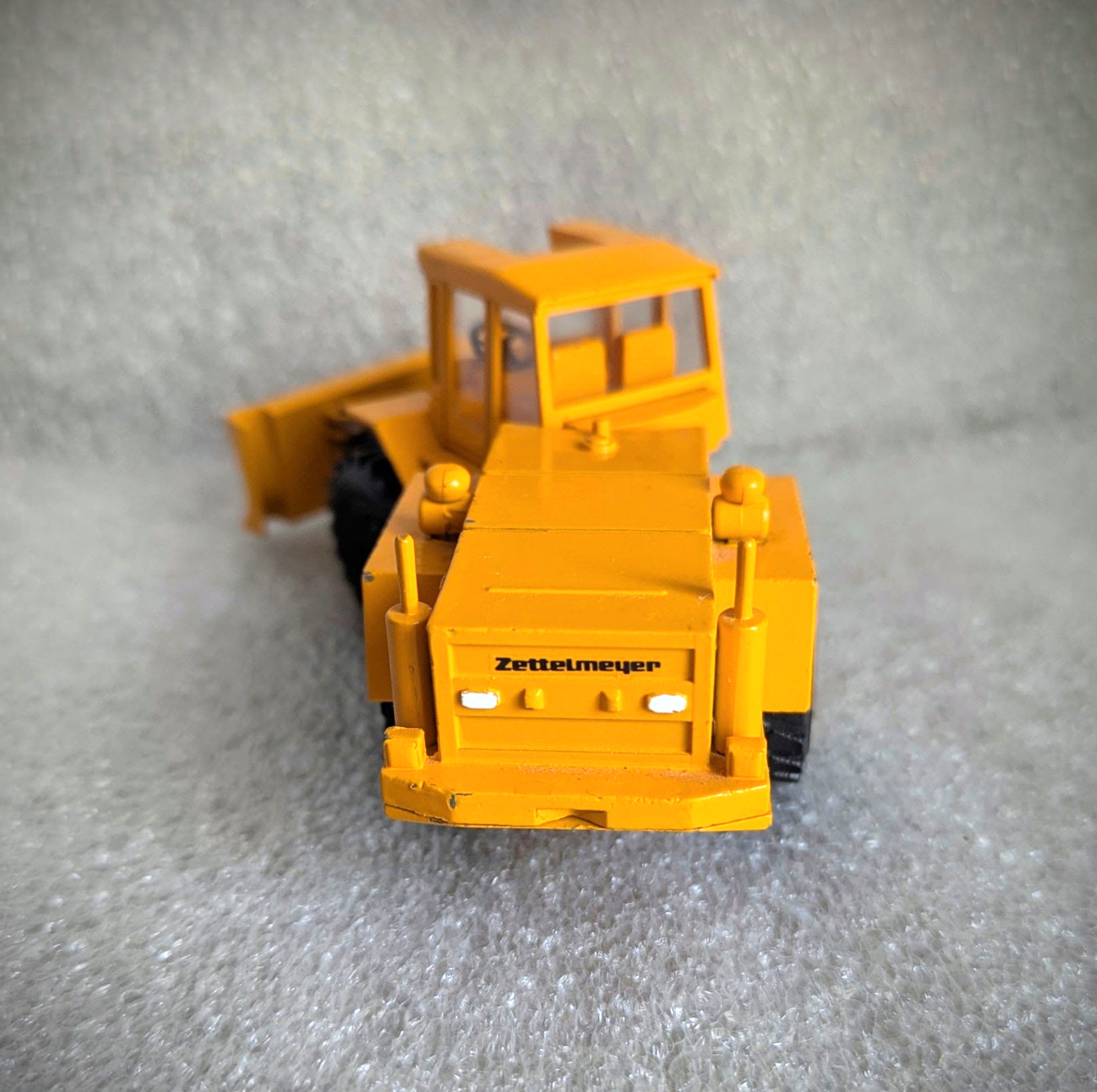 NZG 1/50 Nr.197 Zettelmeyer ZD 3000 Bulldozer Diecast