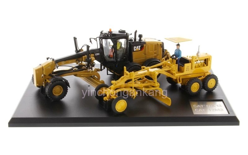 DM-85560 1:50 Cat No. 12 Motor Grader (Circa 1939-1959) and Cat 12M3 Grader