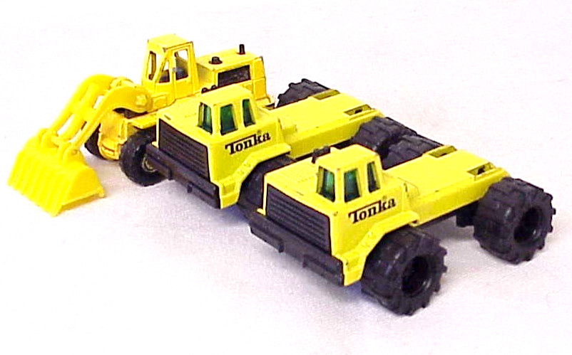 3 VINTAGE TOYS 2 TONKA 1992 TONKA CORP. TRACTORS & 1 HOT WHEELS 1979 TRACTOR