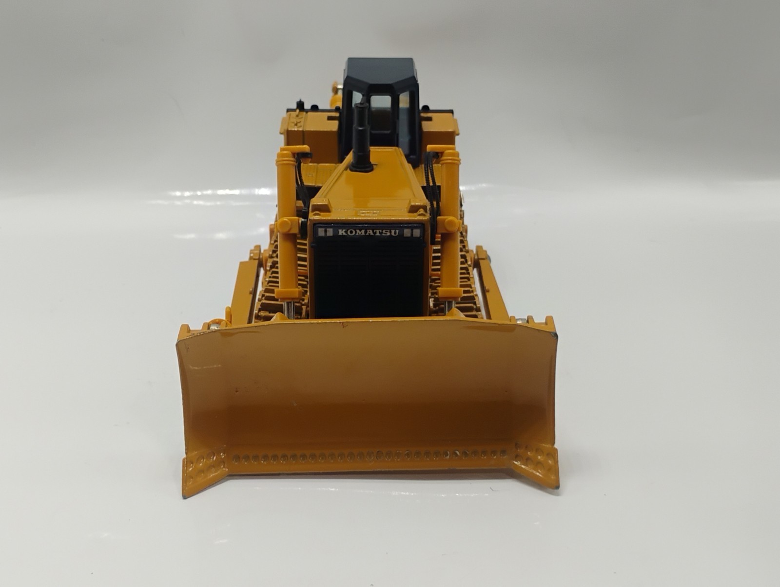 Shinsei 1:50 Scale Komatsu D475A Dozer Bulldozer w/ Metal Tracks Made In Japan