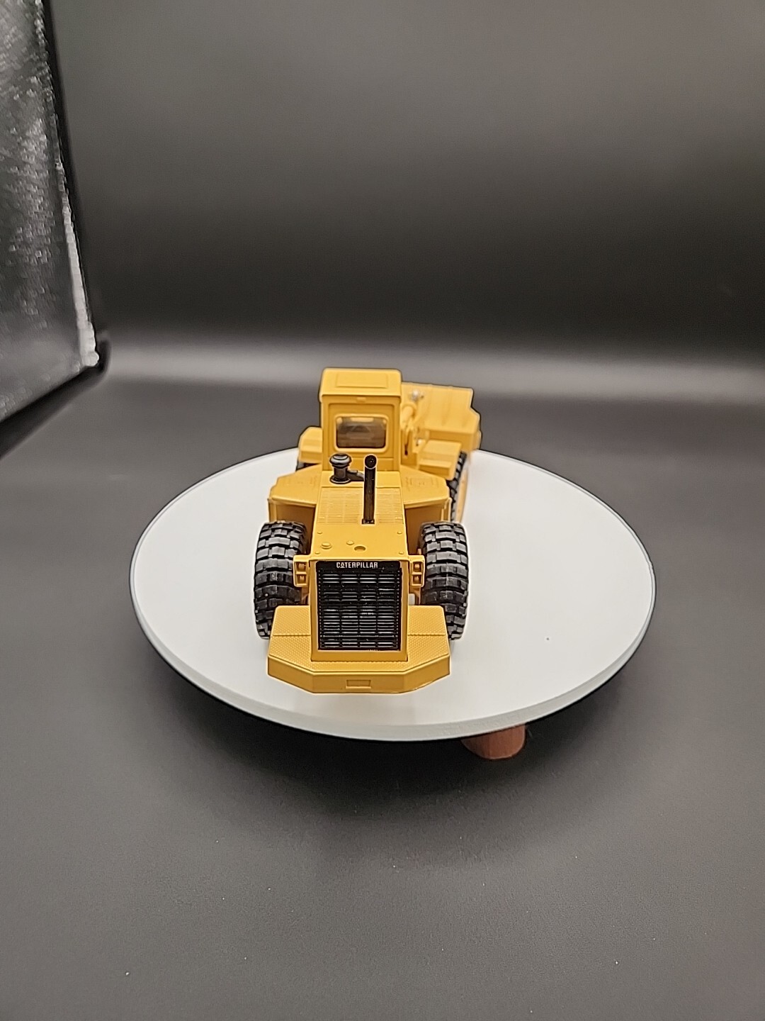 ERTL CAT 988B Wheel Loader Bull Dozer Die Cast Front End Loader