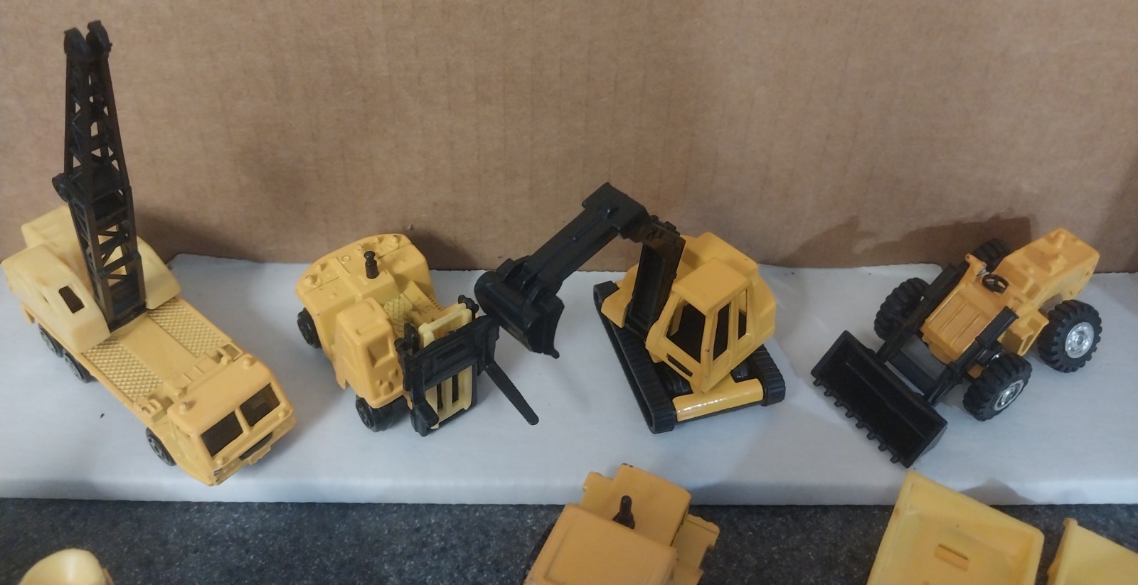 Construction Vehicles Toy Lot Loader Dump Truck, mixer, crane, Diecast Set