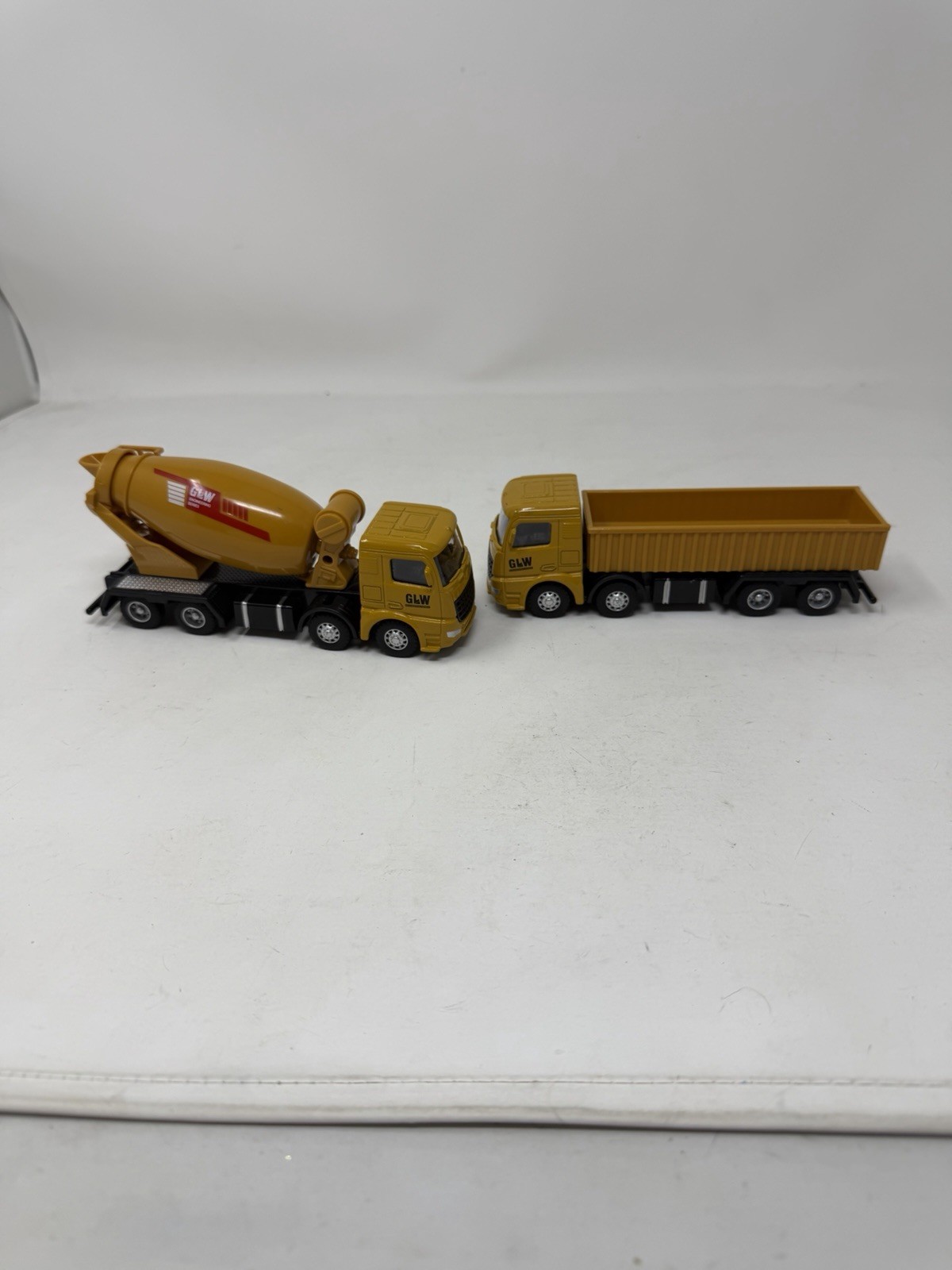 Diecast Construction Trucks Lot Of 2 1/55th Cement Truck GLW Engineering Series