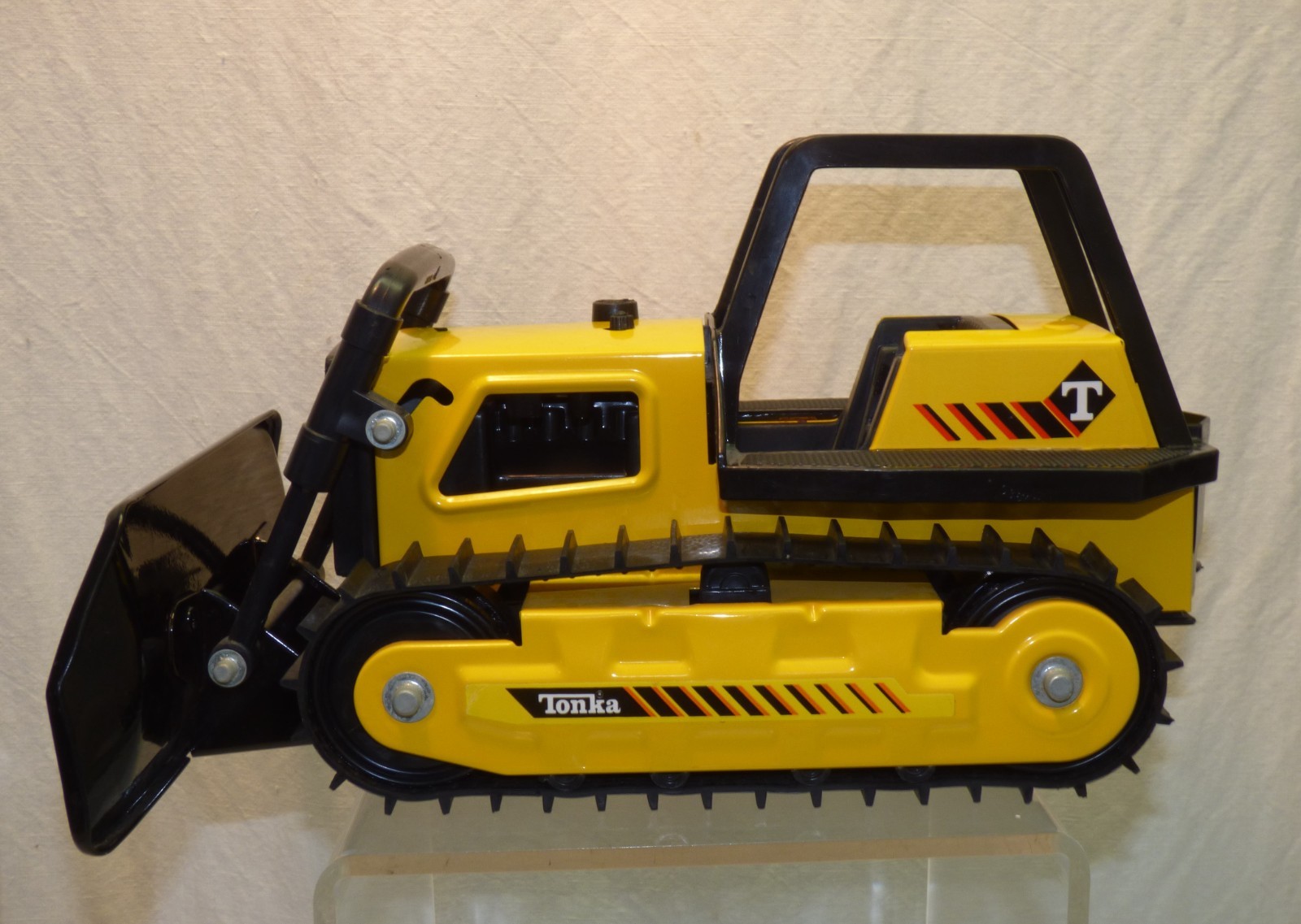 Vintage Yellow TONKA Bulldozer Toy Truck Pressed Steel Rubber Tracks Made in USA