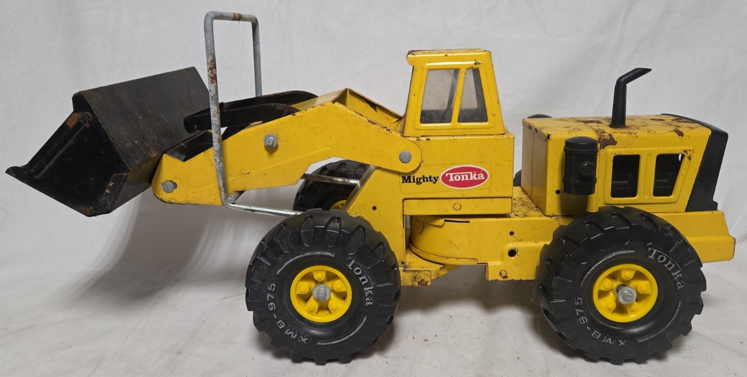Vintage TONKA Front End Loader Pressed Steel